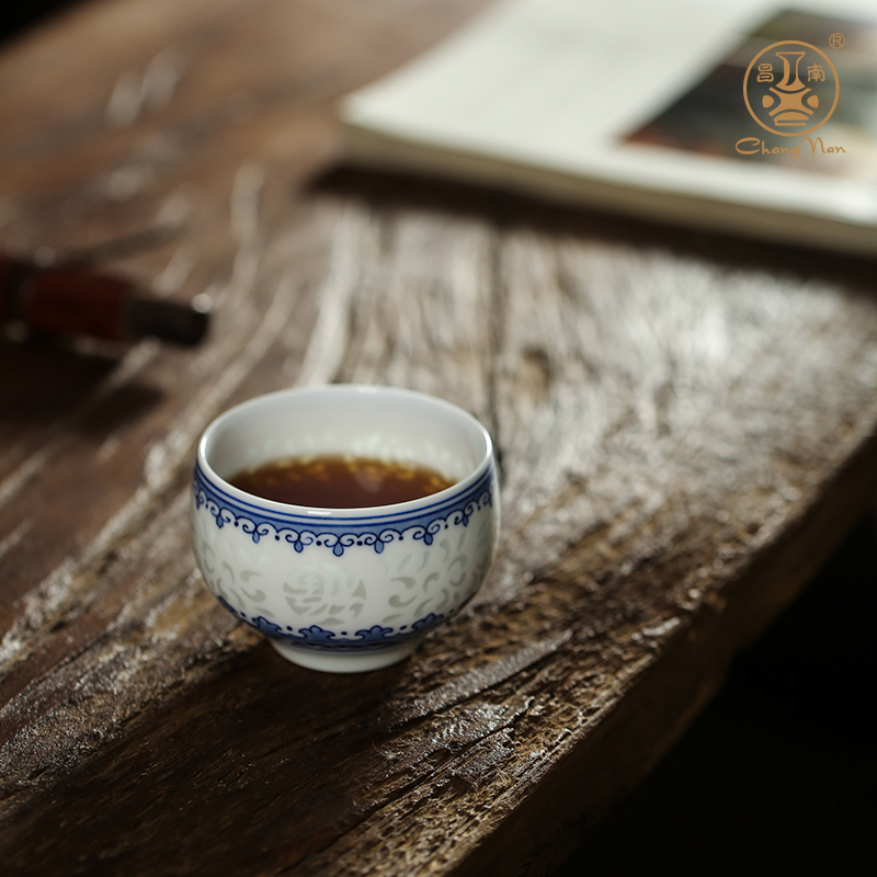青花玲珑品茗杯系列